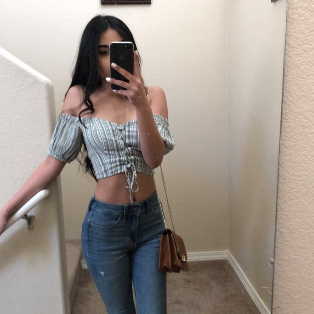 CUTE OFF THE SHOULDER TOP<3